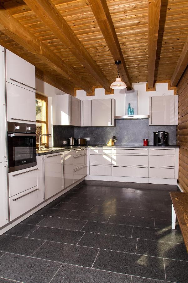 Chalet Am Bach Бад-Бирнбах Номер фото